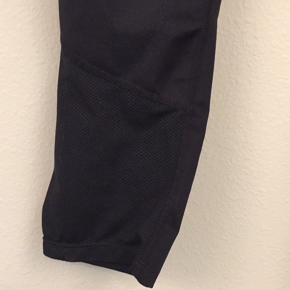 Nike Black Dri-Fit Cropped Leggings Size S - Picture 5 of 10